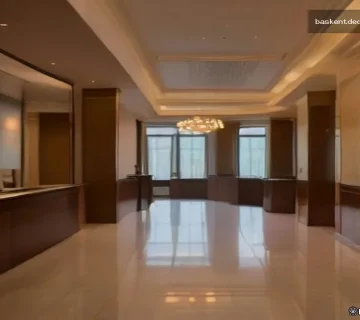 Modern bir otel lobisi, Ankara Otel Kaydı için davetkar atmosfer