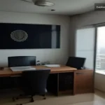 Ankara'da modern bir özel dedektif ofisi, detektif masası ve Türkiye haritasıyla donatılmış