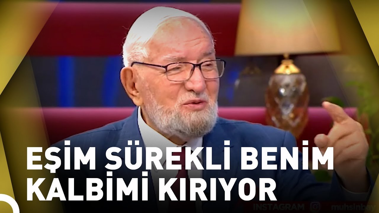 Eşimi Araştırmak İstiyorum diyenler için büyüteçle telefon inceleyen şüpheli kişi