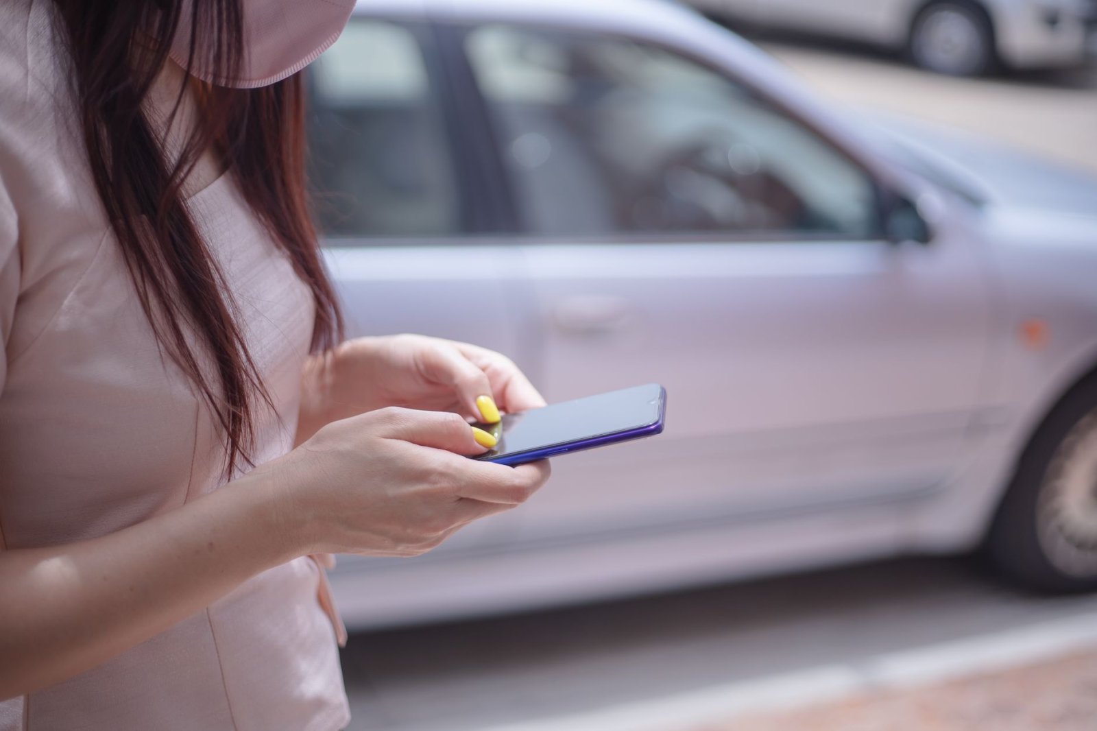Eşimi Araştırmak İstiyorum diyen biri için şüpheli telefon kullanımı