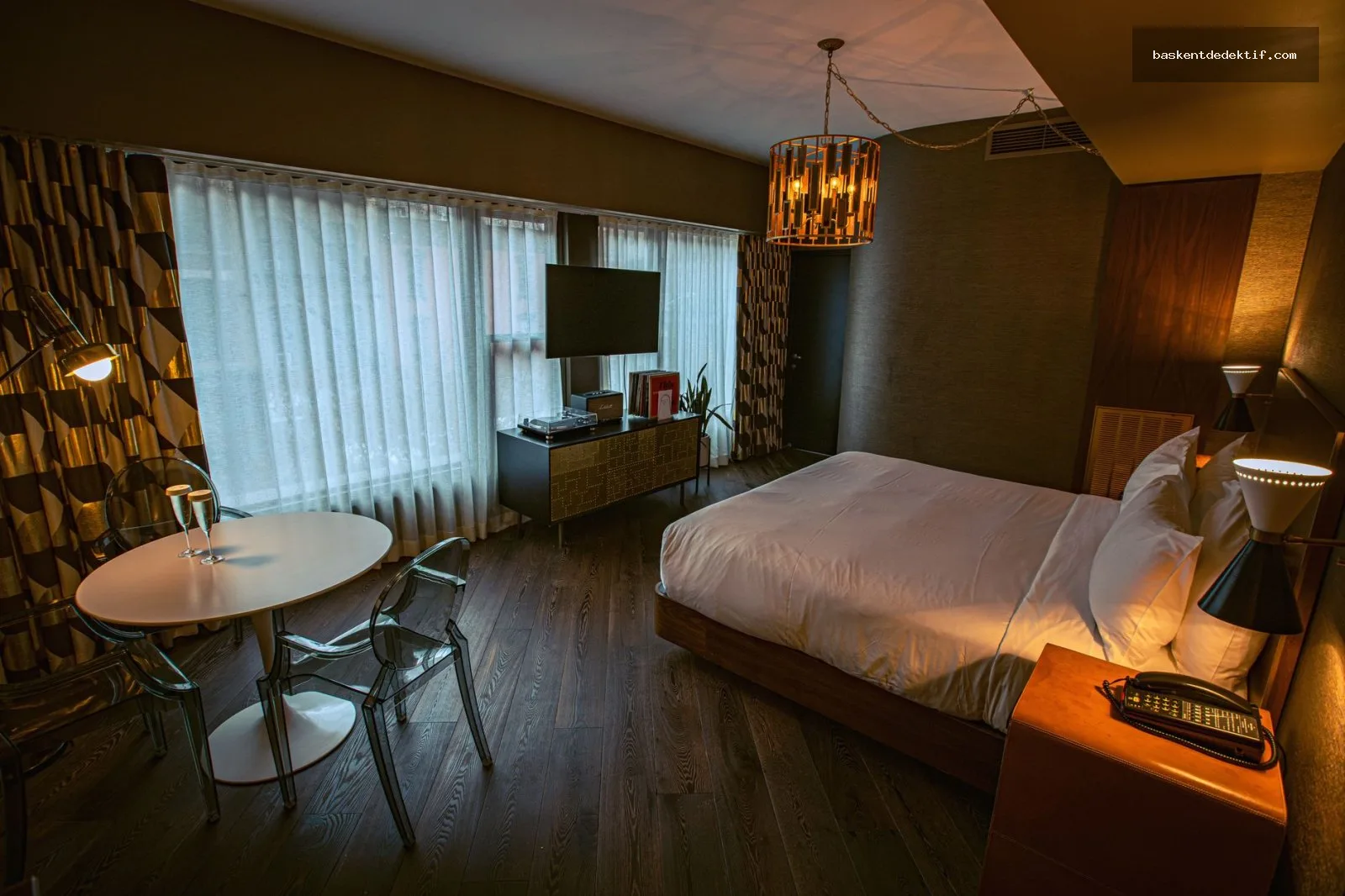 NYC otelinde modern otel kayıtları ve şık oda