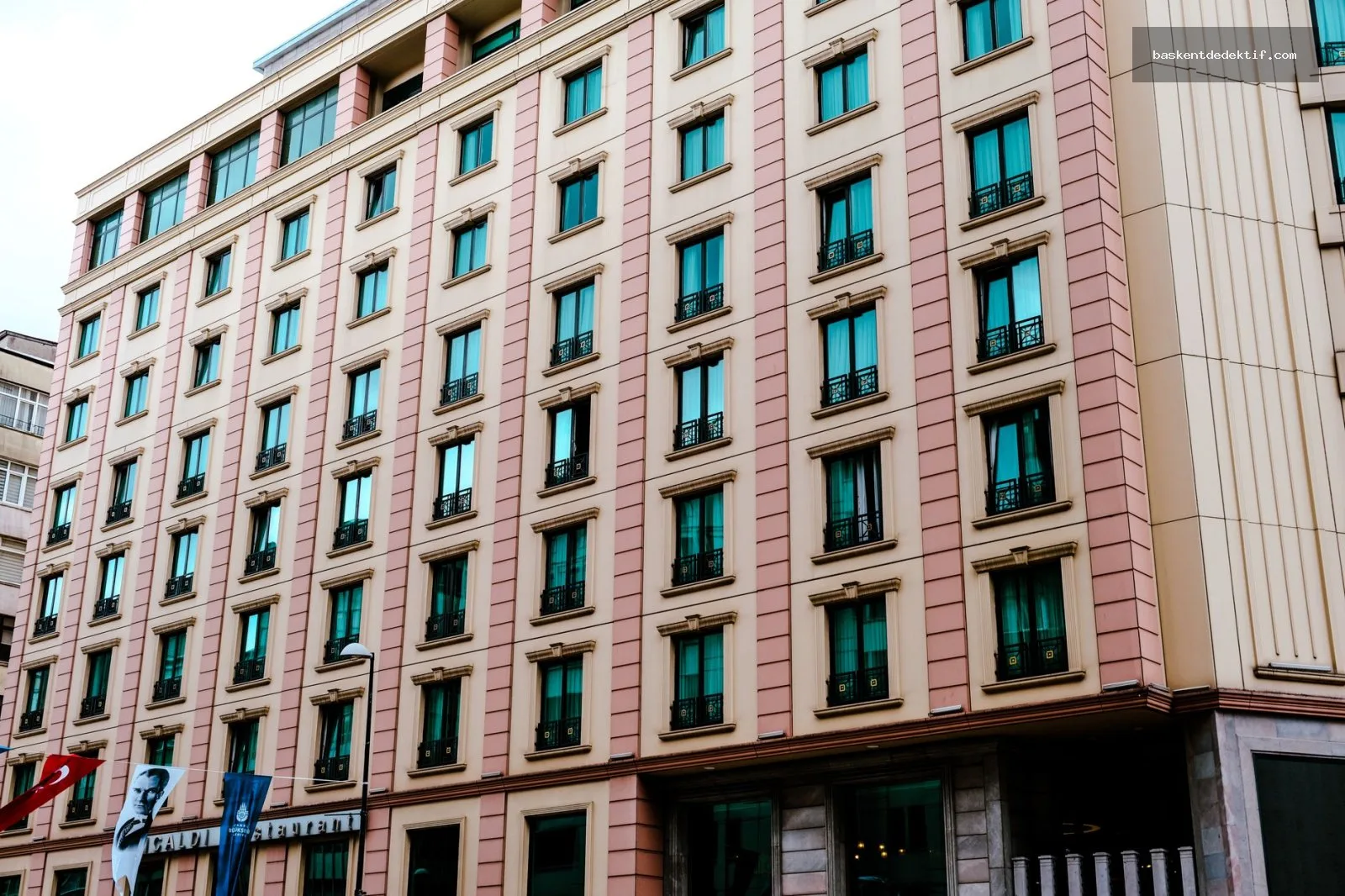 Ankara Otel Kaydı için tarihi otel cephesi