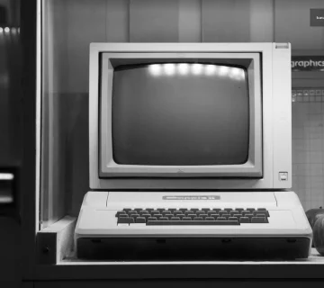 Otel kayıtları çıkart: Wrocław'da sergilenen klasik Apple II bilgisayarı